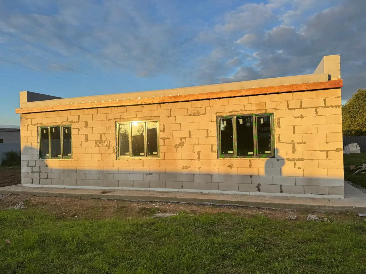 Перед домом -> Семейный двор (до)